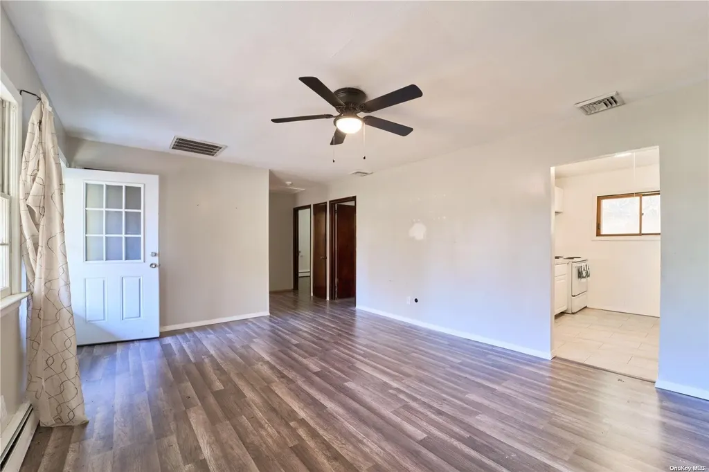 342 Carnation Drive Shirley NY 11967