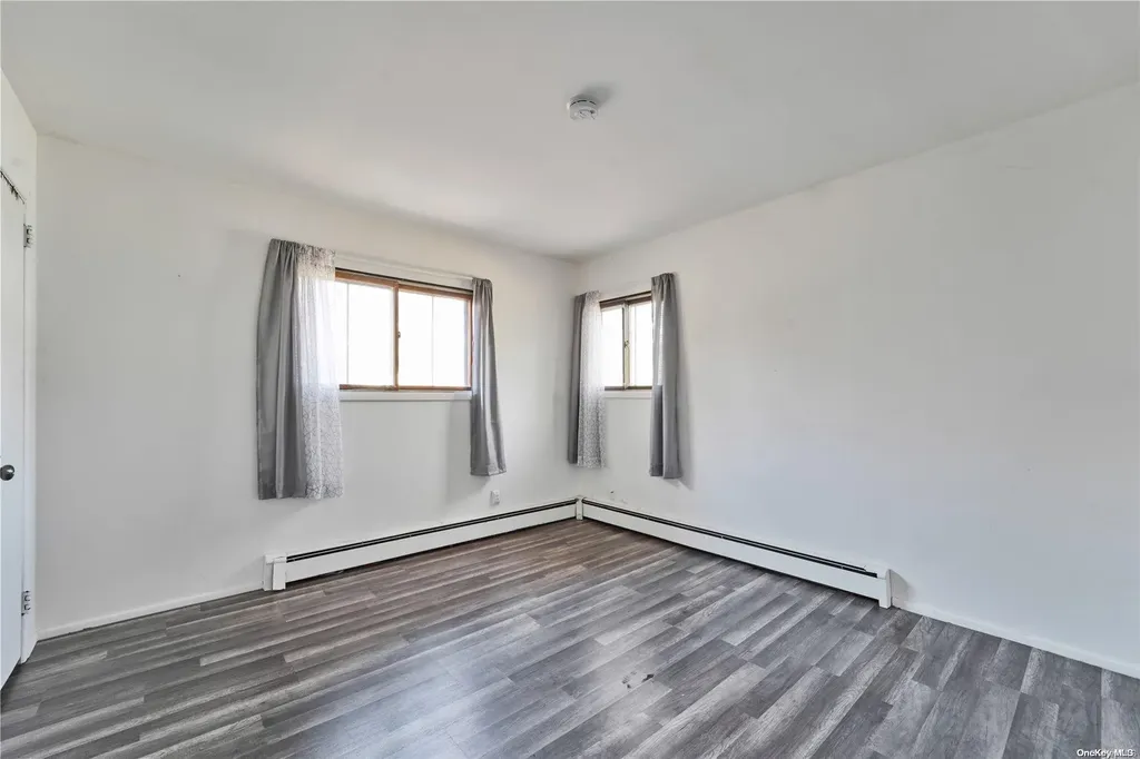 342 Carnation Drive Shirley NY 11967