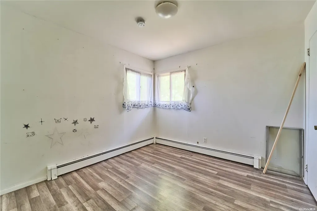 342 Carnation Drive Shirley NY 11967