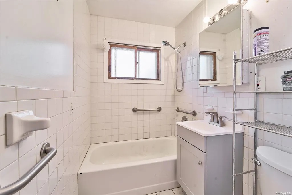 342 Carnation Drive Shirley NY 11967