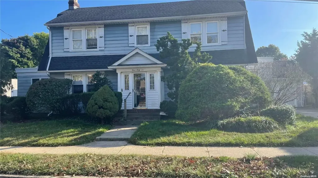 365 Smith Street Freeport NY 11520