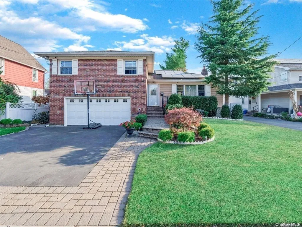 2803 Weeks Avenue Oceanside NY 11572