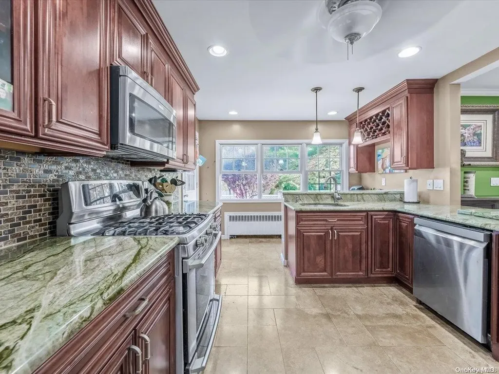 2803 Weeks Avenue Oceanside NY 11572