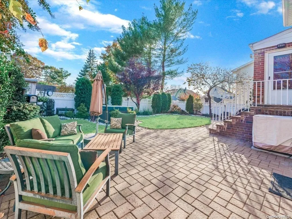 2803 Weeks Avenue Oceanside NY 11572