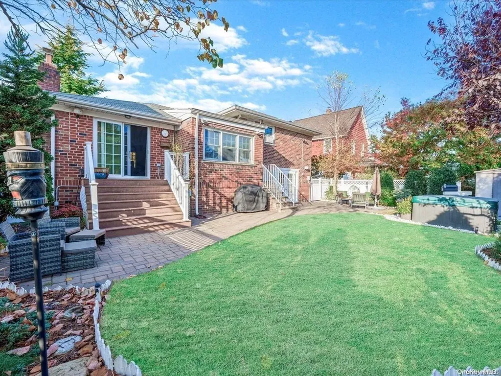 2803 Weeks Avenue Oceanside NY 11572