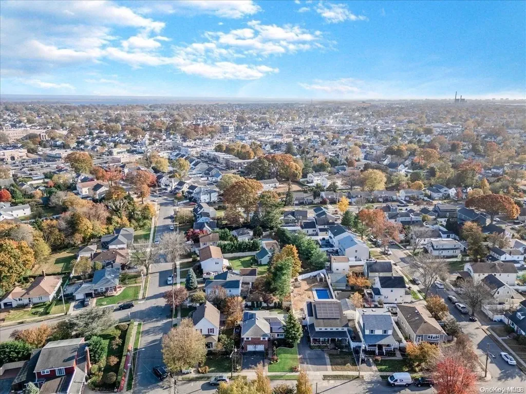 2803 Weeks Avenue Oceanside NY 11572