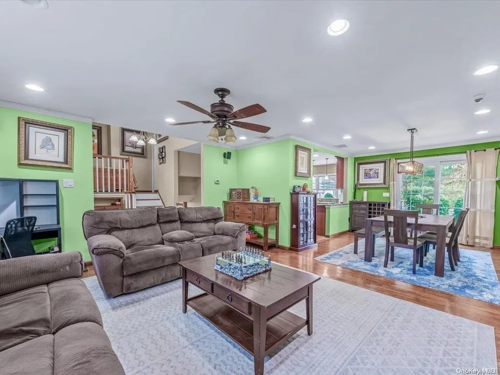 2803 Weeks Avenue Oceanside NY 11572