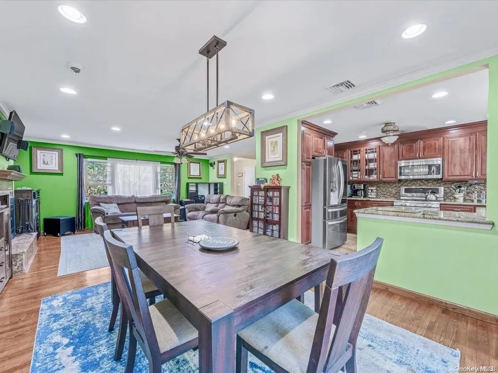 2803 Weeks Avenue Oceanside NY 11572