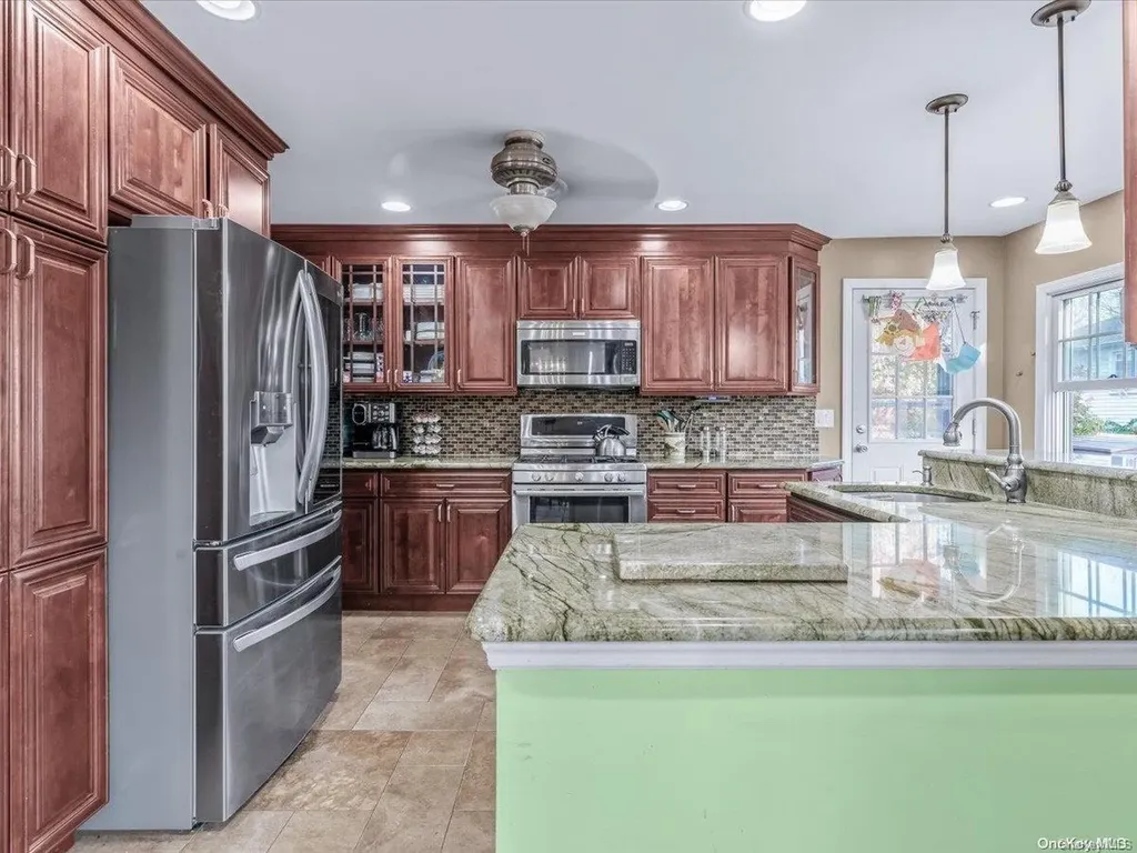2803 Weeks Avenue Oceanside NY 11572