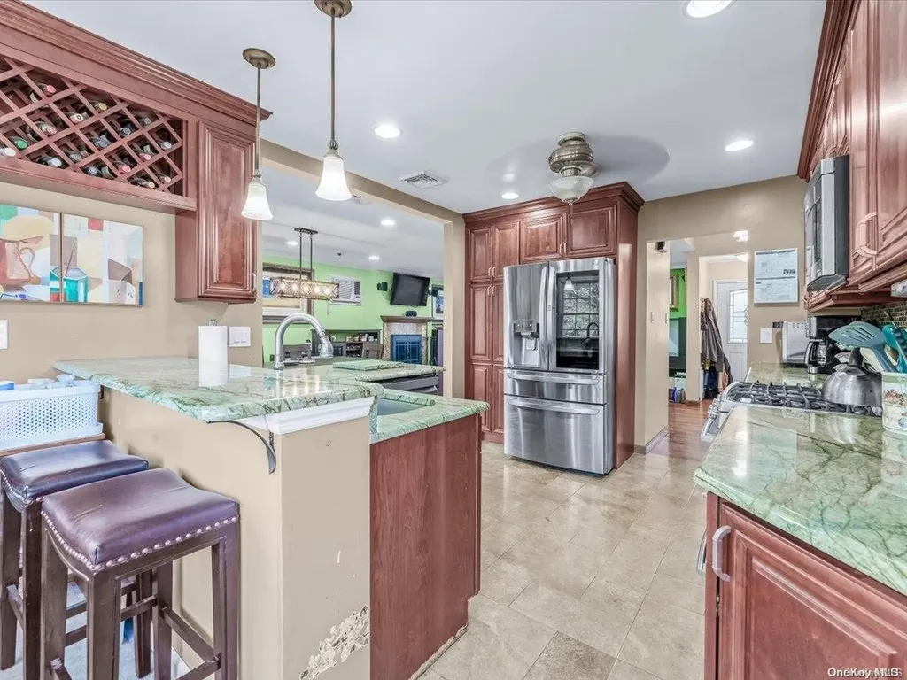 2803 Weeks Avenue Oceanside NY 11572