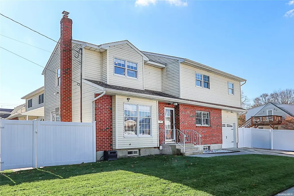 3368 Walters Avenue Wantagh NY 11793