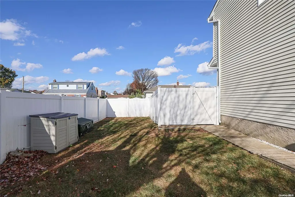 3368 Walters Avenue Wantagh NY 11793