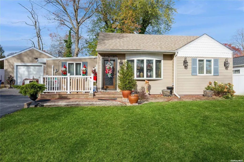 25 Snyder Street Patchogue NY 11772