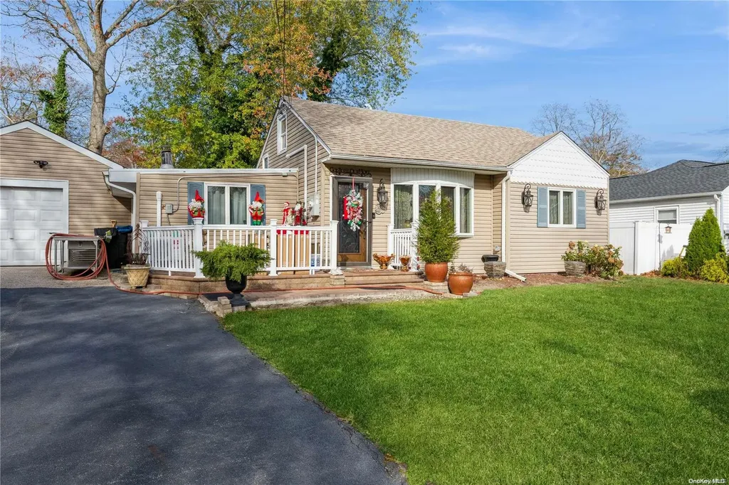 25 Snyder Street Patchogue NY 11772