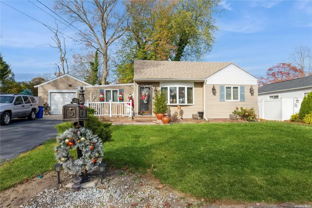 25 Snyder Street Patchogue NY 11772