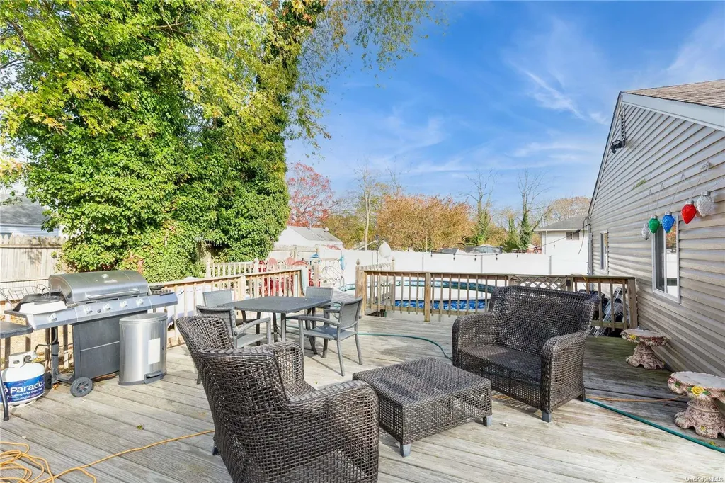 25 Snyder Street Patchogue NY 11772