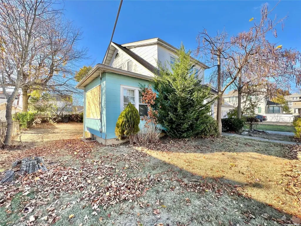 16 Garfield Place Hempstead NY 11550