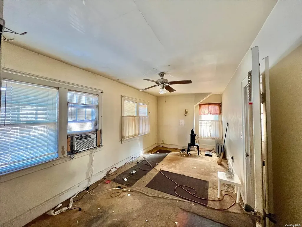 16 Garfield Place Hempstead NY 11550