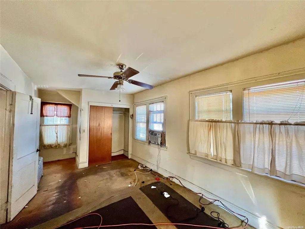 16 Garfield Place Hempstead NY 11550