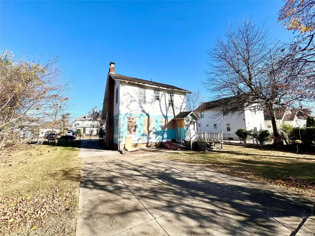 16 Garfield Place Hempstead NY 11550