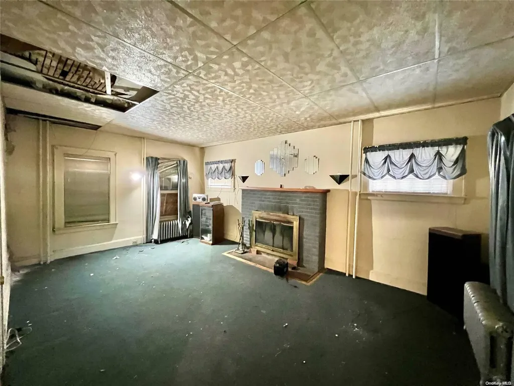 16 Garfield Place Hempstead NY 11550
