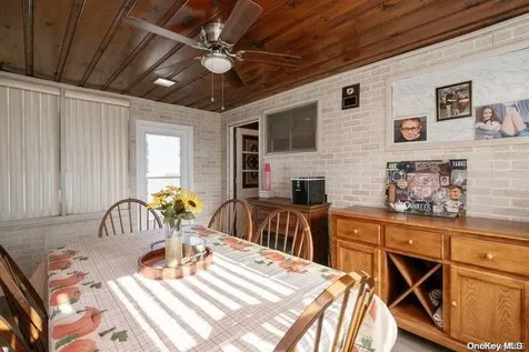 196 N Queens Avenue Massapequa NY 11758