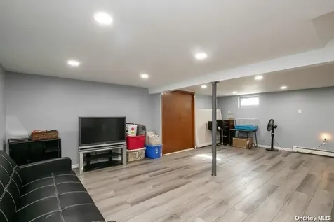 196 N Queens Avenue Massapequa NY 11758