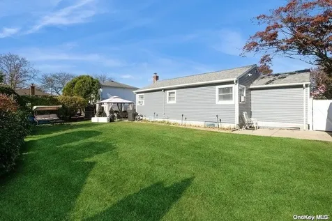 196 N Queens Avenue Massapequa NY 11758