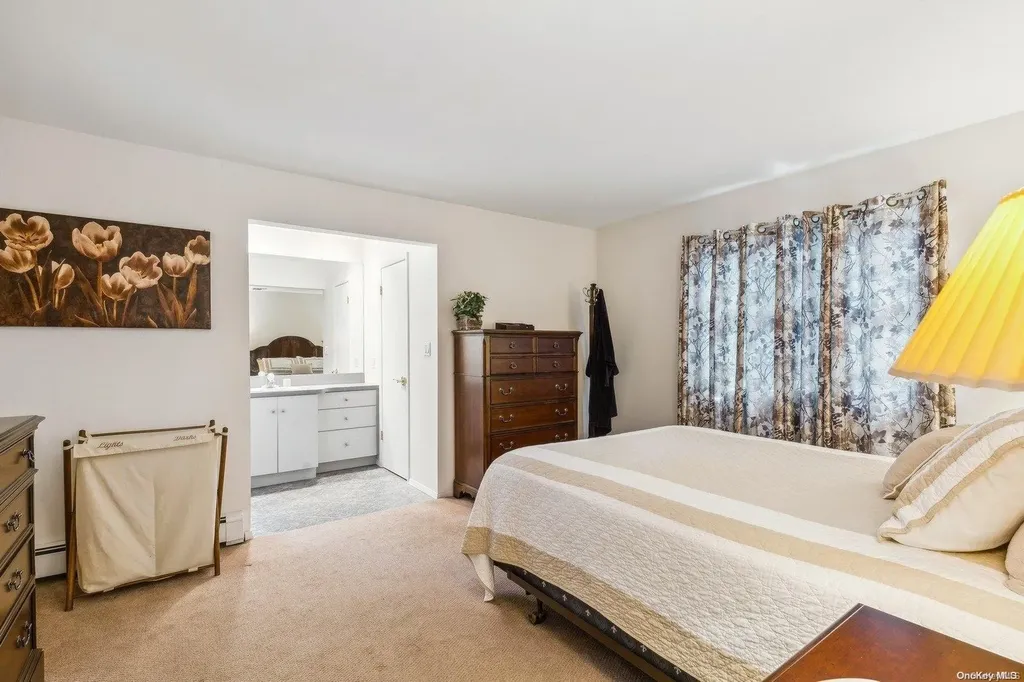 27 Forrest Avenue Medford NY 11763