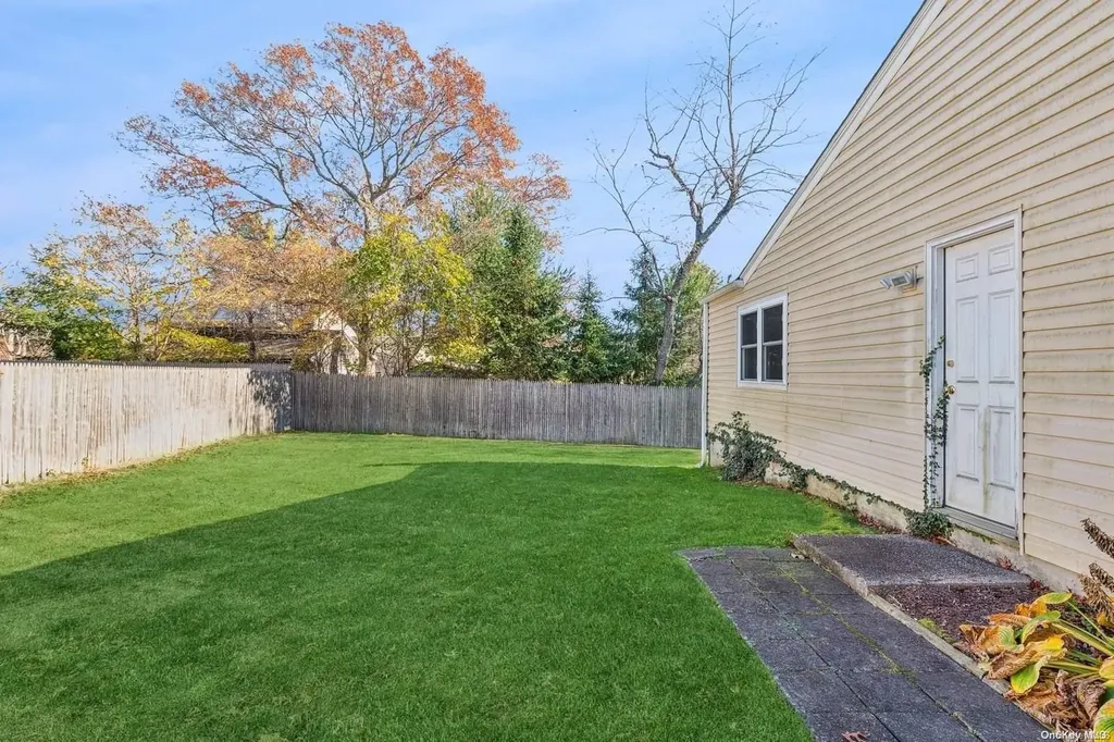 27 Forrest Avenue Medford NY 11763