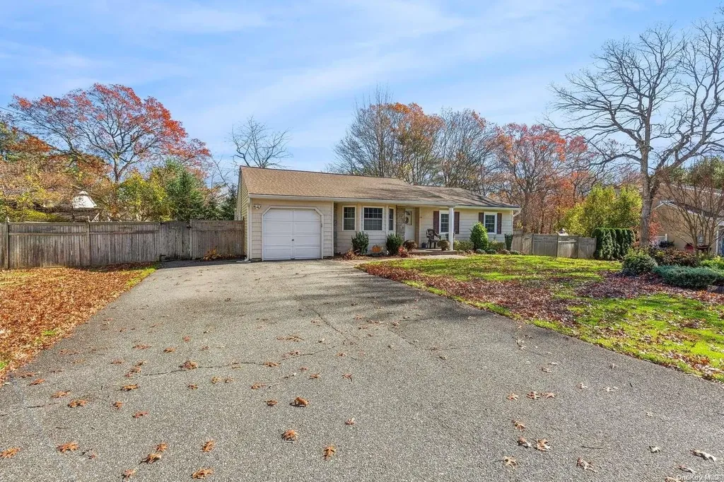 27 Forrest Avenue Medford NY 11763