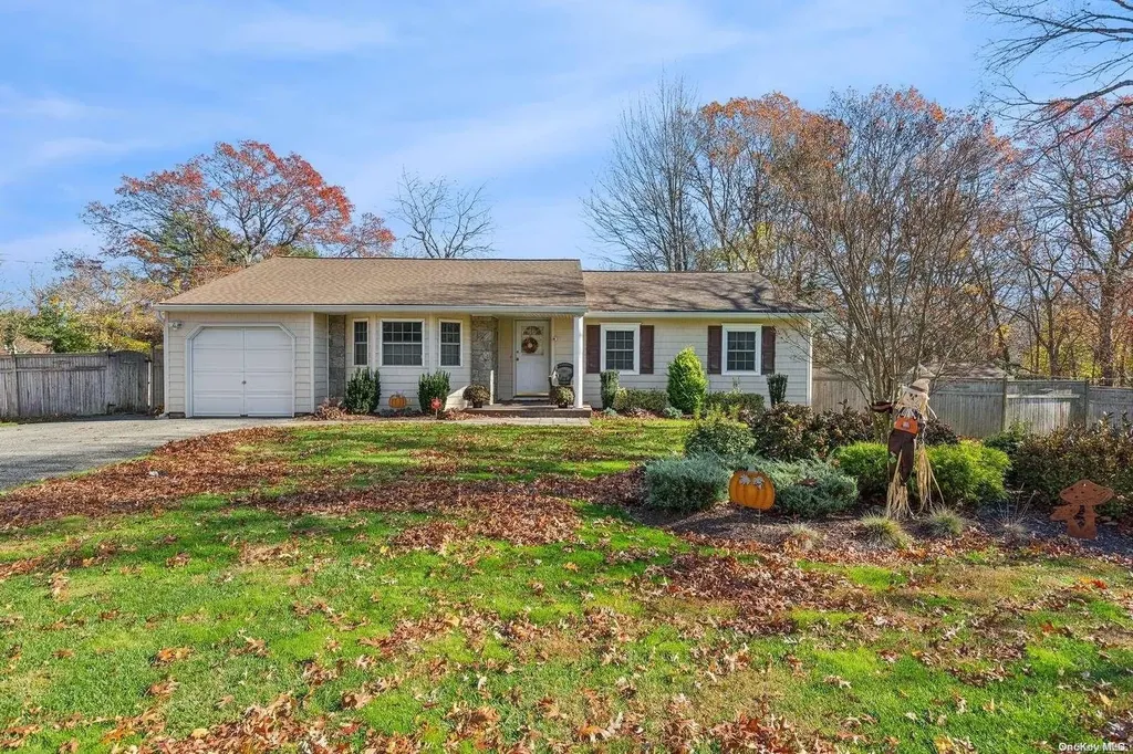 27 Forrest Avenue Medford NY 11763