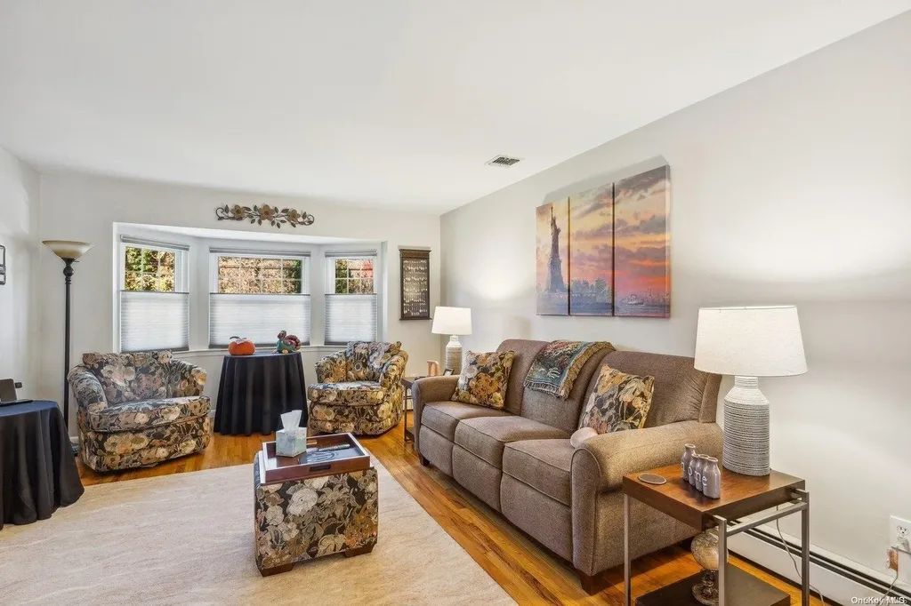 27 Forrest Avenue Medford NY 11763