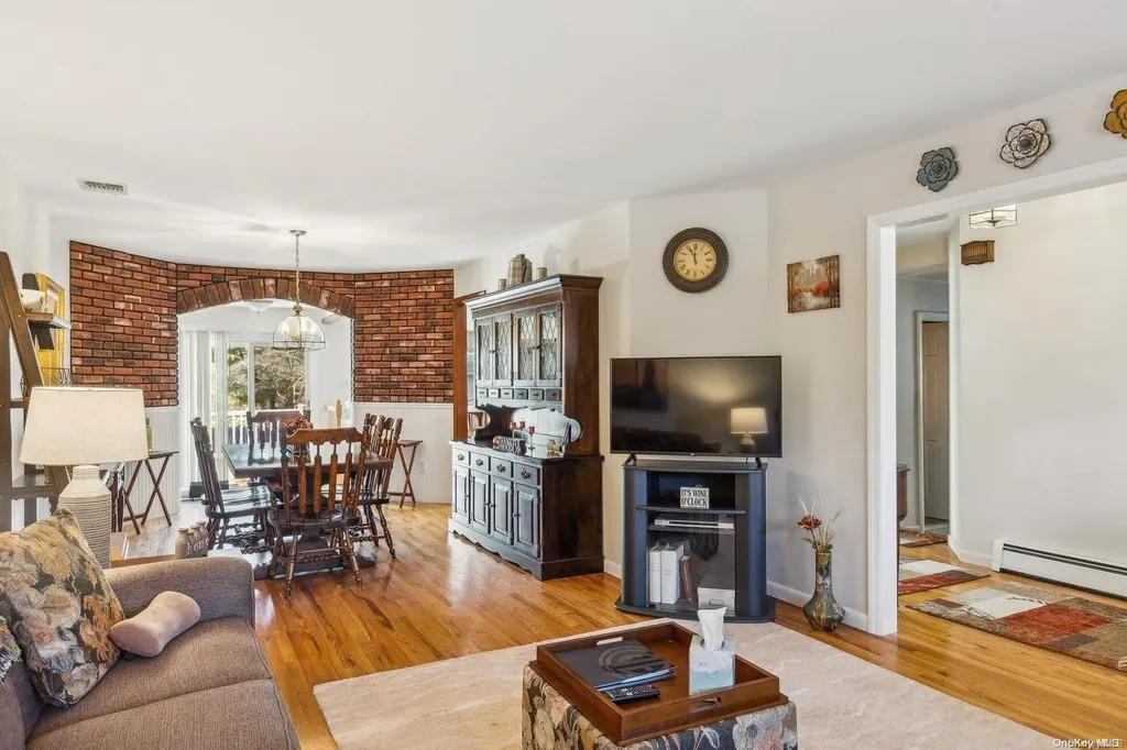 27 Forrest Avenue Medford NY 11763