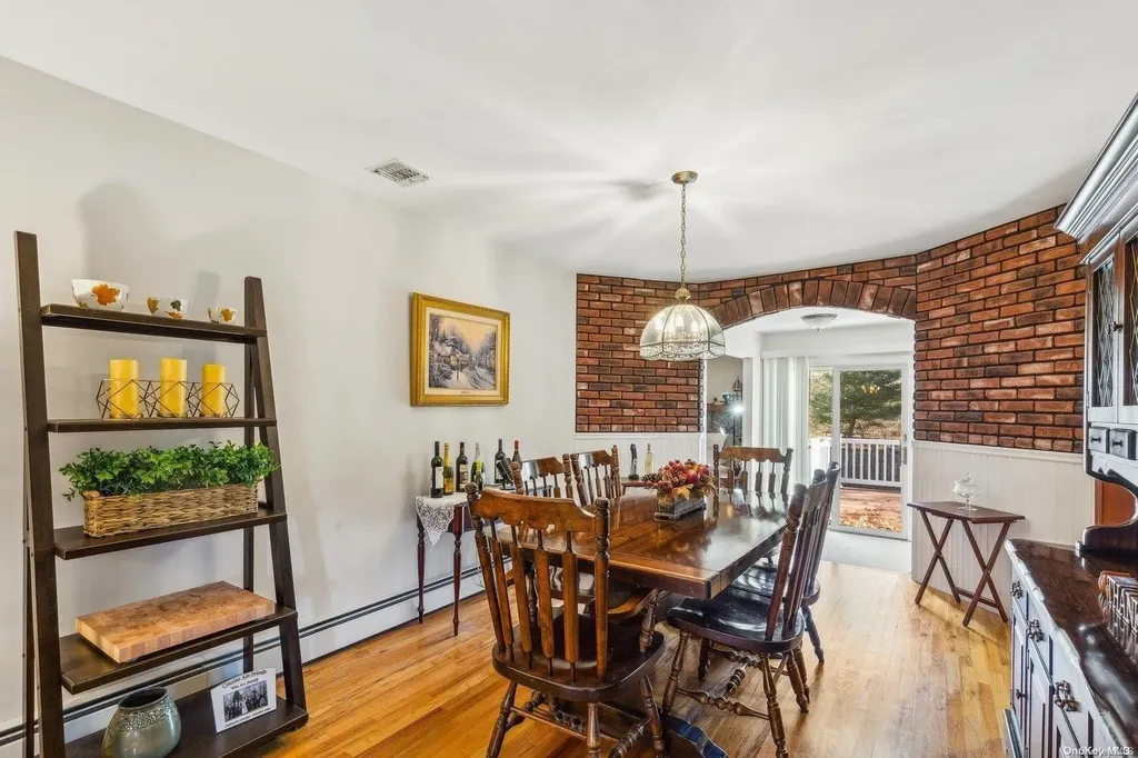 27 Forrest Avenue Medford NY 11763