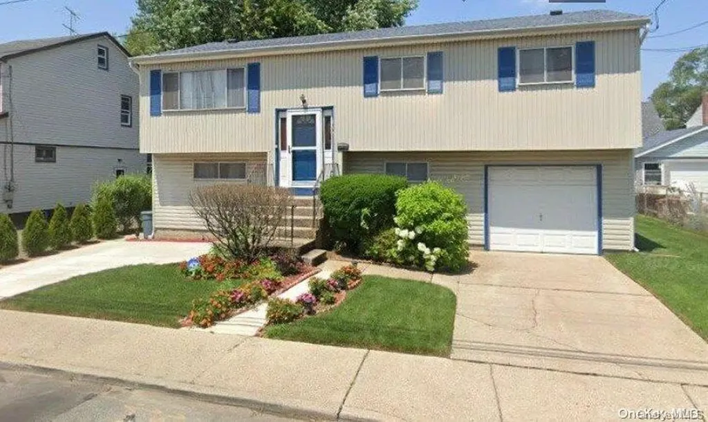 143 Roquette Avenue Elmont NY 11003