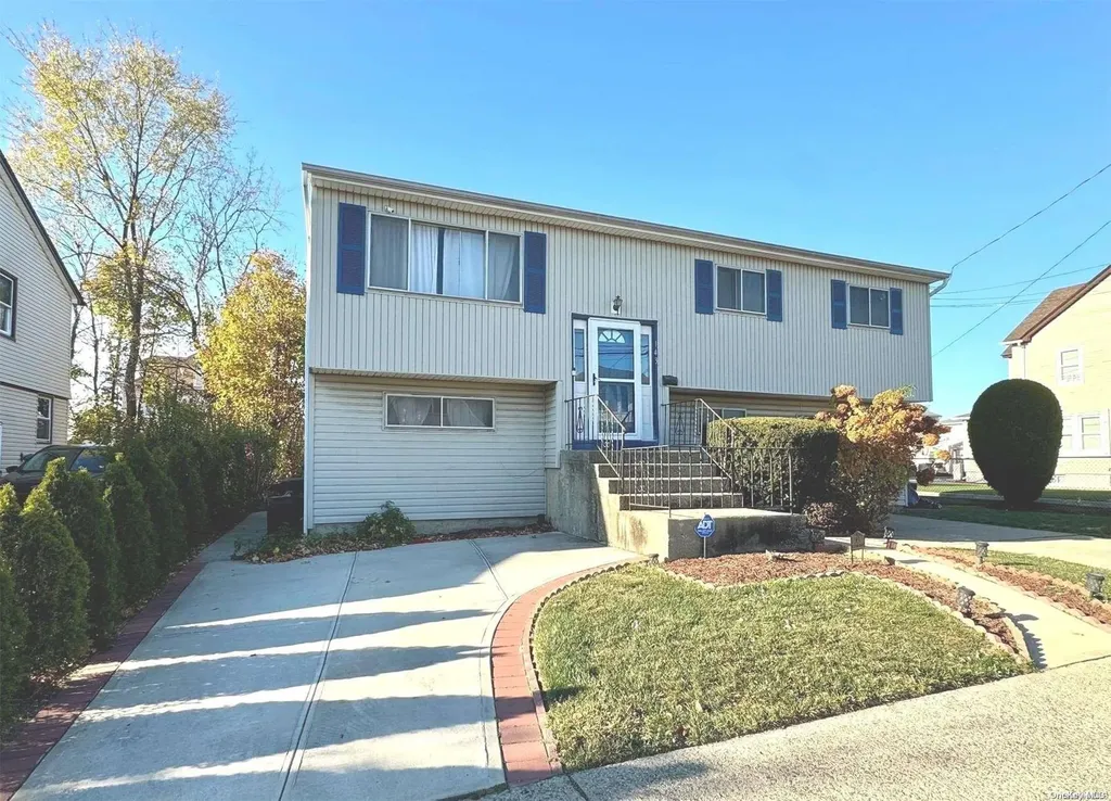 143 Roquette Avenue Elmont NY 11003