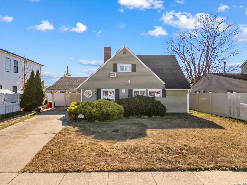 96 Twig Lane Levittown NY 11756