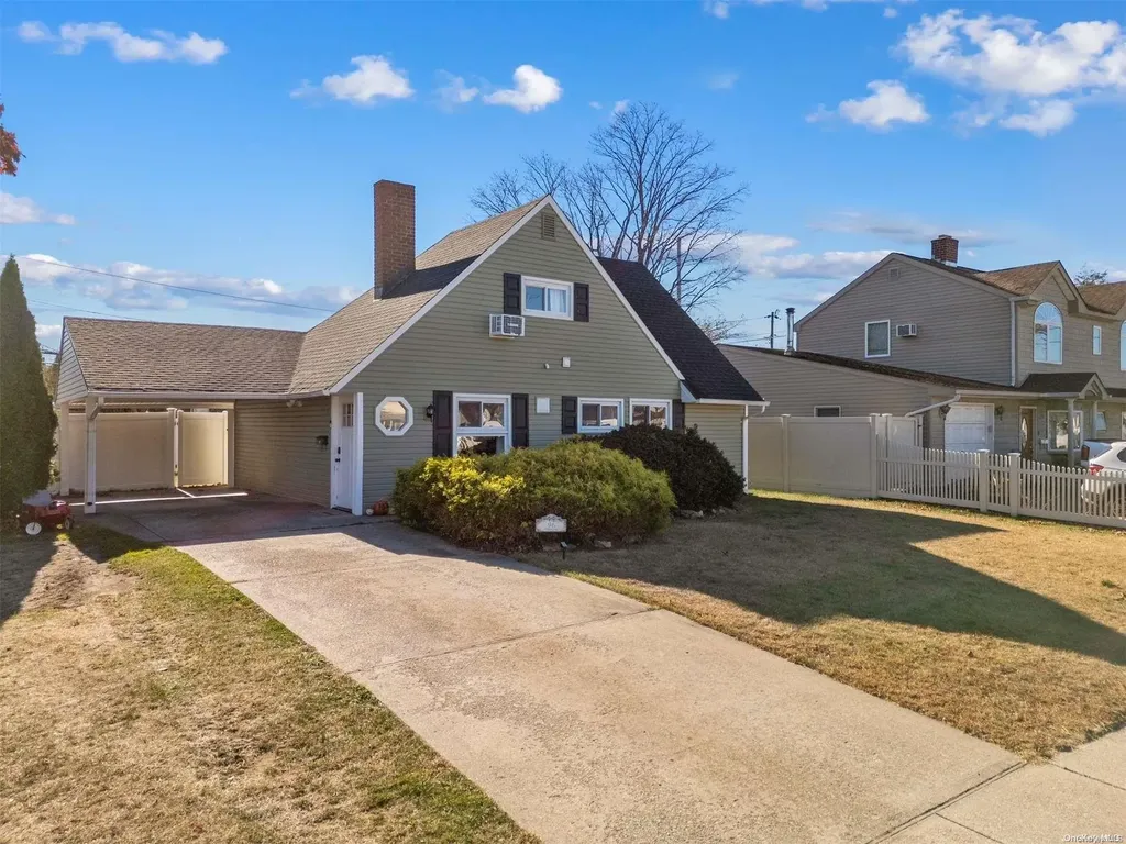 96 Twig Lane Levittown NY 11756