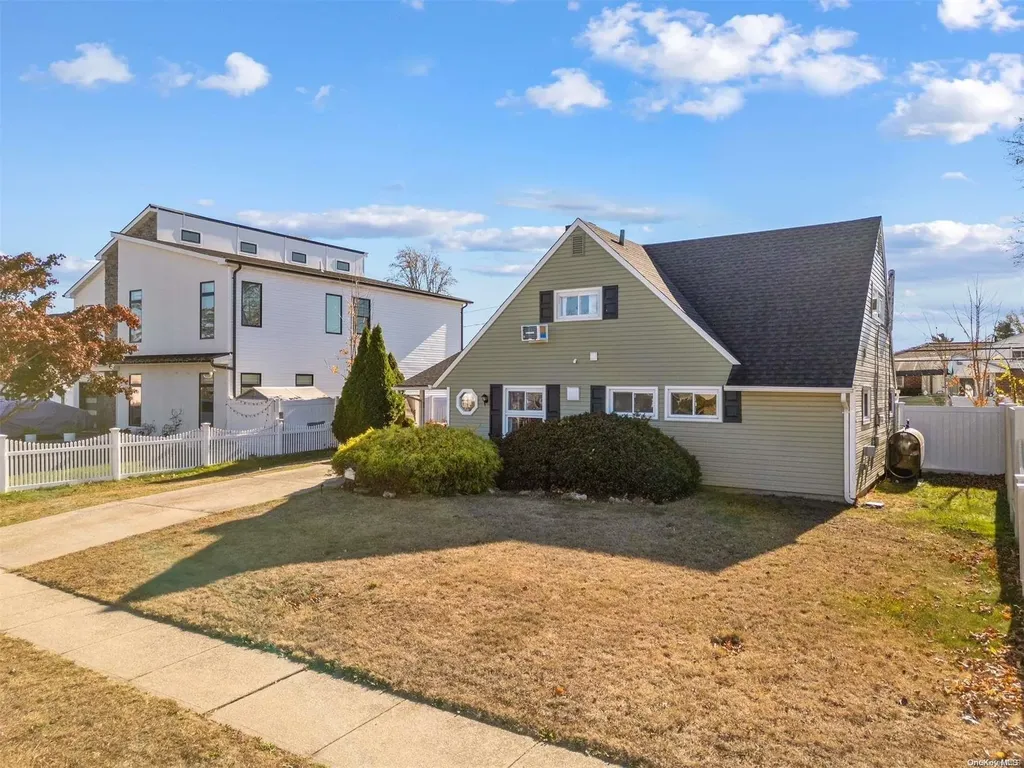 96 Twig Lane Levittown NY 11756