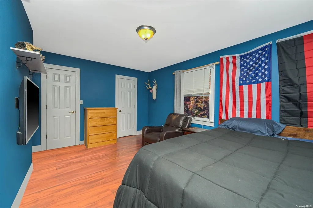 28 Dale Drive Oakdale NY 11769
