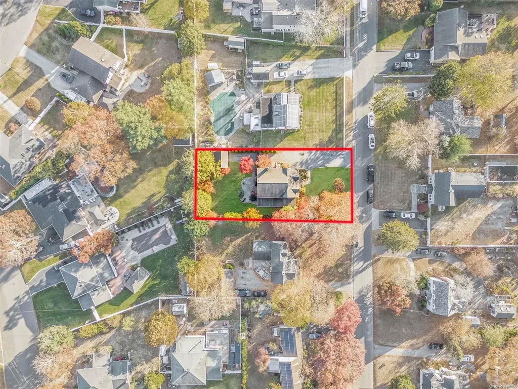 28 Dale Drive Oakdale NY 11769