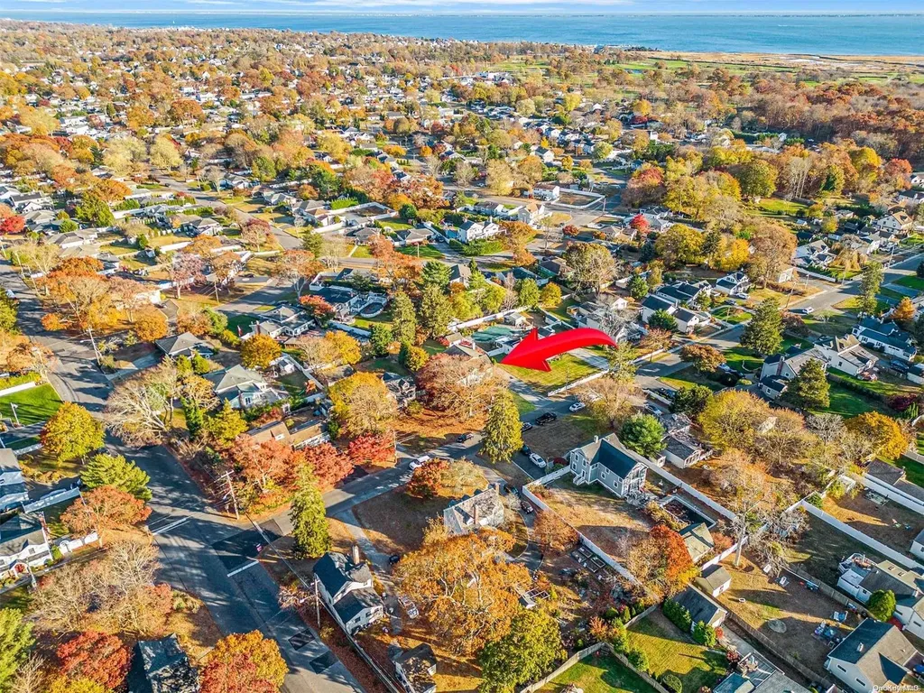 28 Dale Drive Oakdale NY 11769