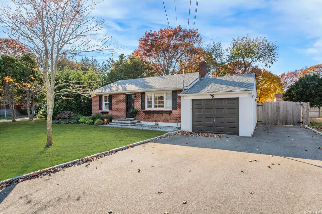 16 W Masem Square East Patchogue NY 11772
