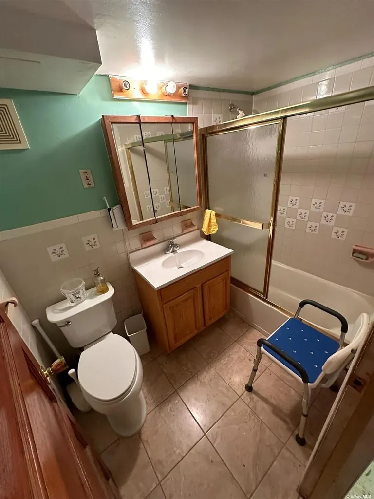 229 Nichols Avenue Brooklyn NY 11208
