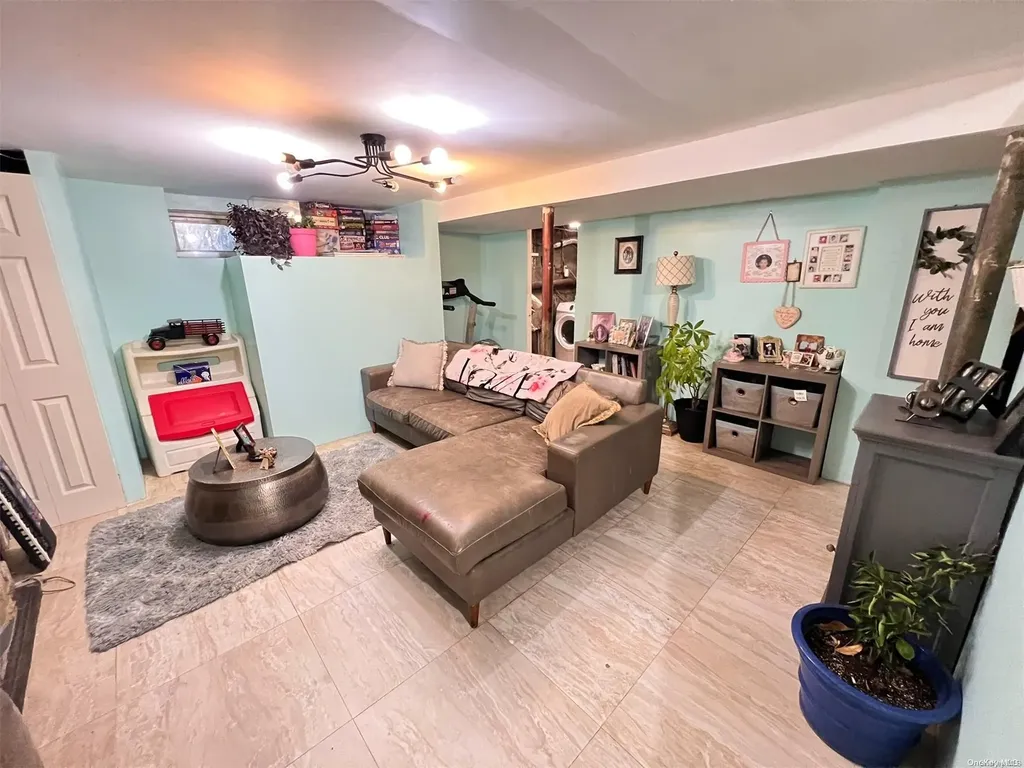 3196 Brower Avenue Oceanside NY 11572
