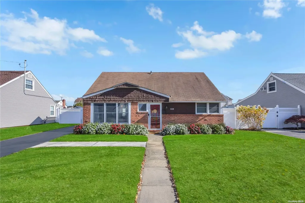 113 Belmill Road Bellmore NY 11710