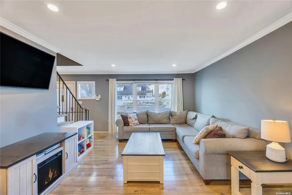 113 Belmill Road Bellmore NY 11710