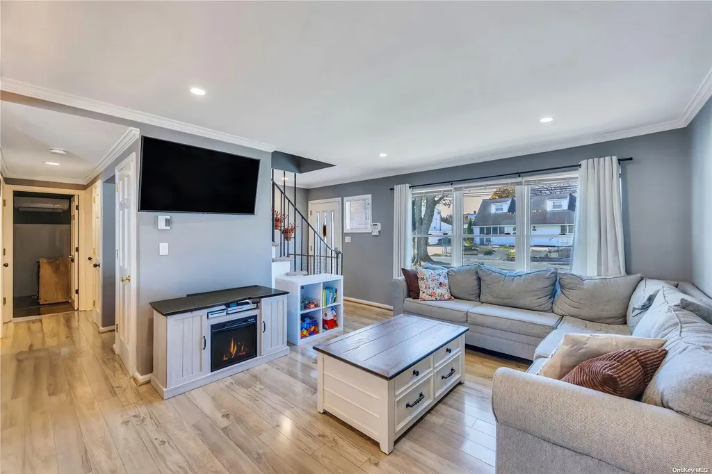 113 Belmill Road Bellmore NY 11710