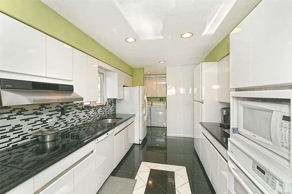 2 Nicolette Court Commack NY 11725